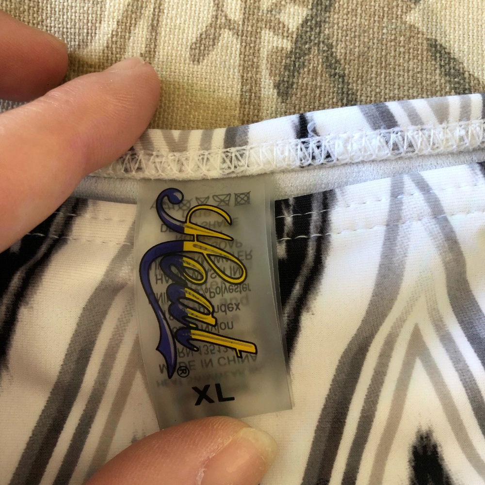 Bikini - Picture 4 of 4